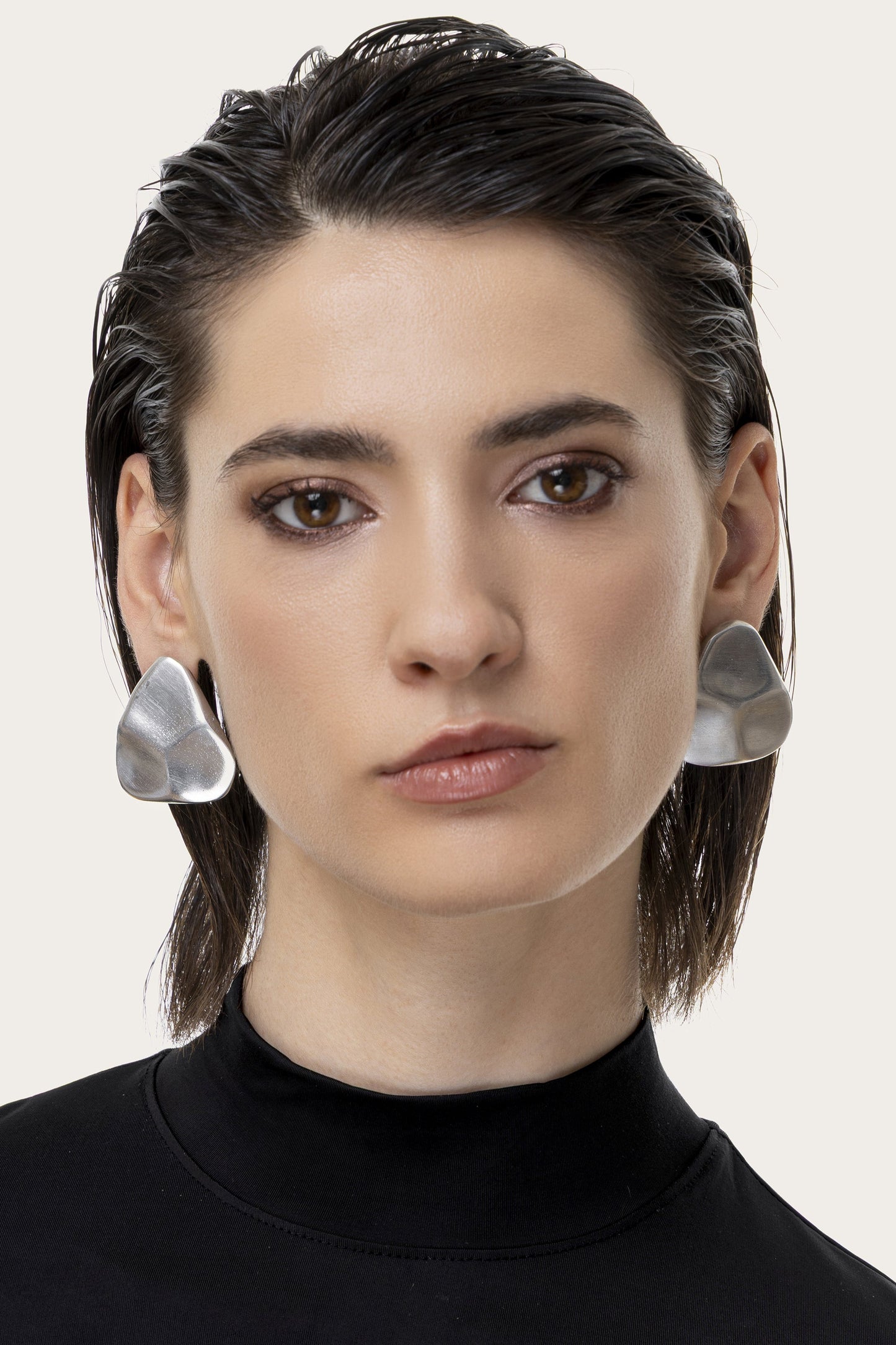 Naušnice BOUCLES TRIANGLE ARRONDIS