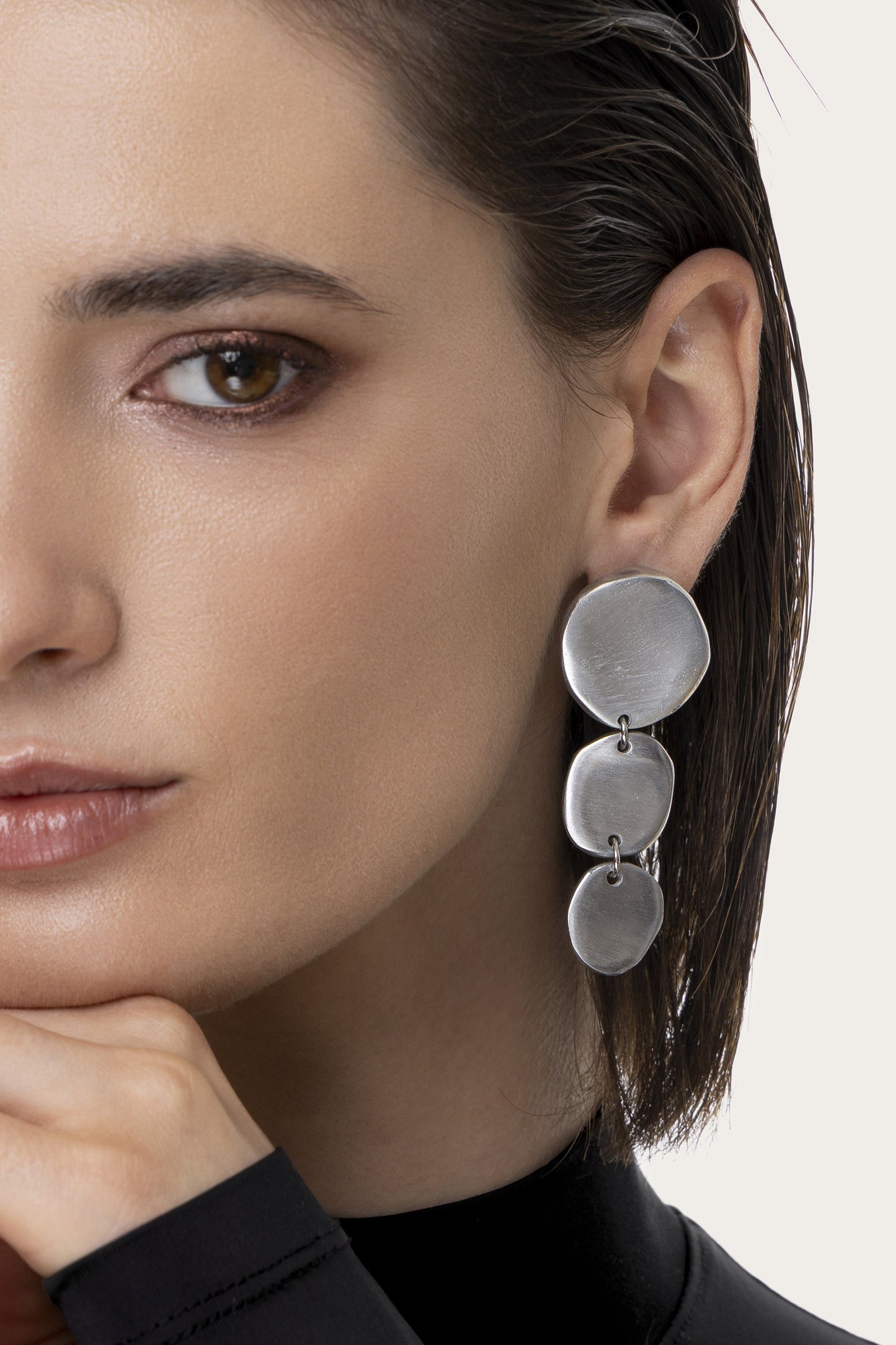 Naušnice BOUCLES TROIS RONDES TABLE